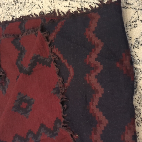 WilfredDiamond Mosaic Blanket Scarf (100% wool) - Picture 6 of 7